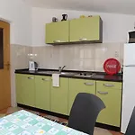 With Parking Space - Porat, Makarska - 10032 Živogošće