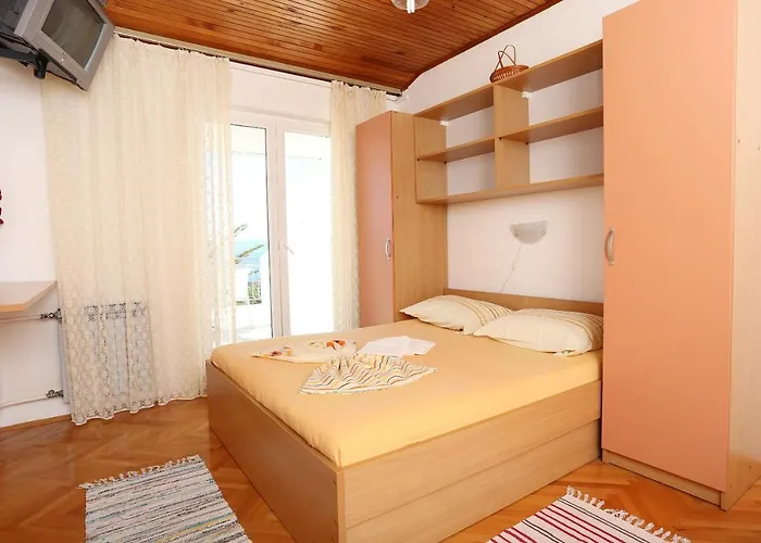 With Parking Space - Porat, Makarska - 10032 Živogošće